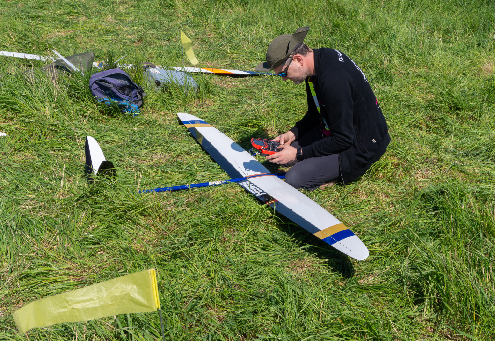 Preparing a TAIPAN F3F model at the slope